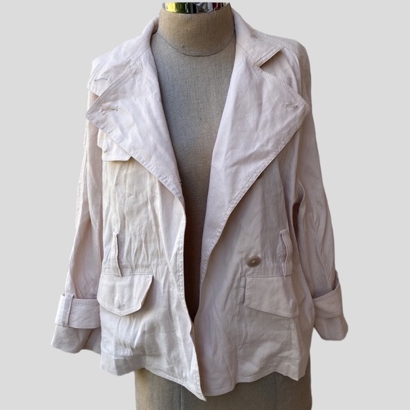 Vince linen blended gorgeous blazer/jacket with great pockets. Beautiful. - Picture 2 of 15